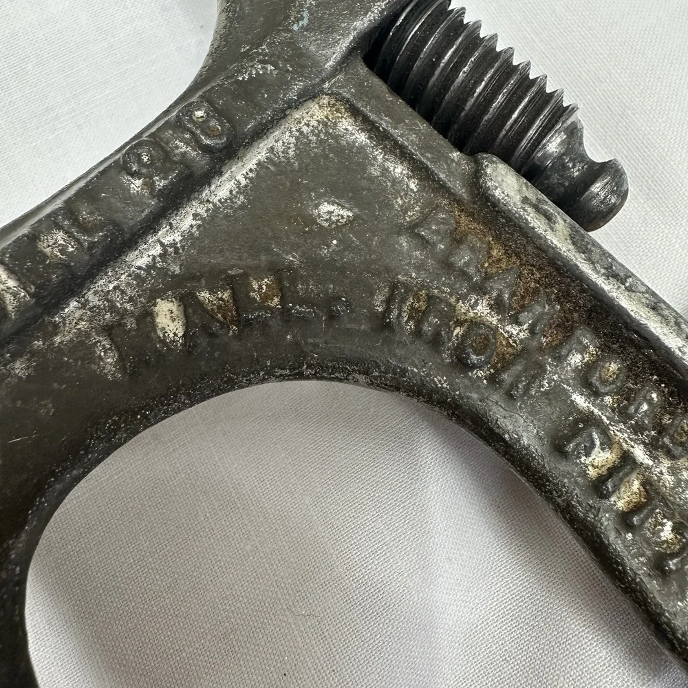 VTG Perfection Nut Cracker Branford Conn. Cast Iron Model 28 Table Counter Mount